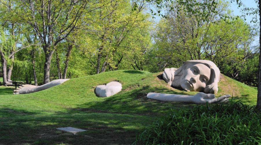  Chicago Athenaeum International Sculpture Park  | Tripreviewhub.com