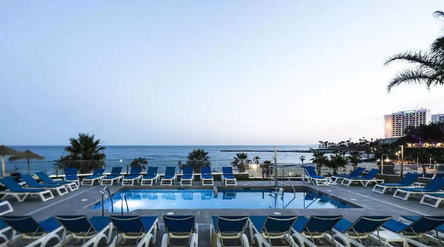 To book a first-rate room at Best Benalmadena hotel