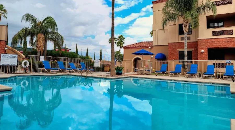 Comfortable Units for Large Groups, Kitchen, Pool, Shop at Tucson Mall