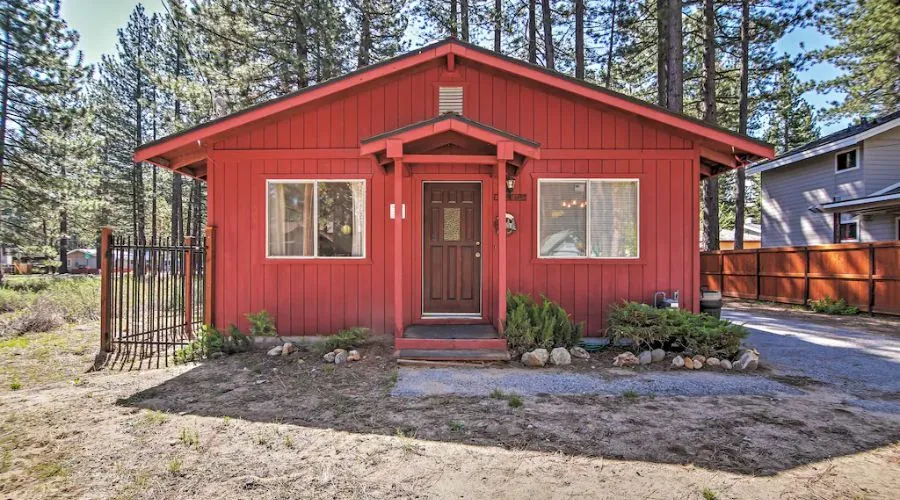 Quaint Pet-Friendly Cabin in South Lake Tahoe!