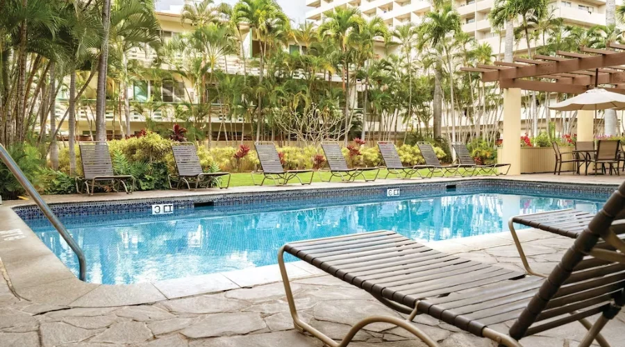 Wyndham Royal Garden- Enjoy this tropical one bedroom Honolulu hideaway! 
