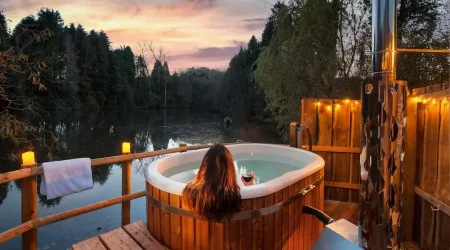 lodges with hot tubs