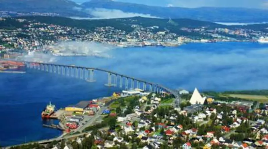 When is the best time to book cheap flights to Norway? 